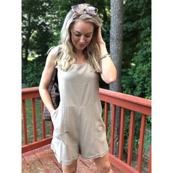 Comfy Vibes Romper - Picture 6 of 7